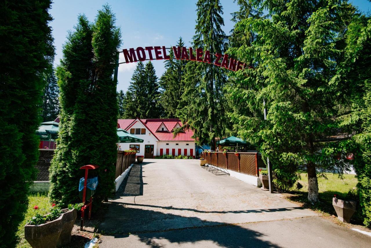 Casute Valea Zanelor Hotel Kovászna Kültér fotó